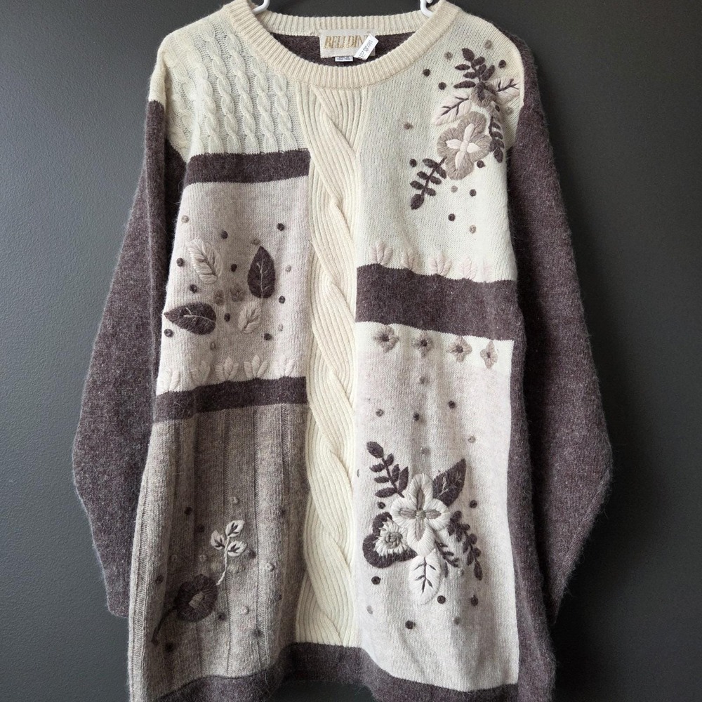 Vintage Belldini Women's Sweater Size Large Angora Blend Embroidered Cottagecore